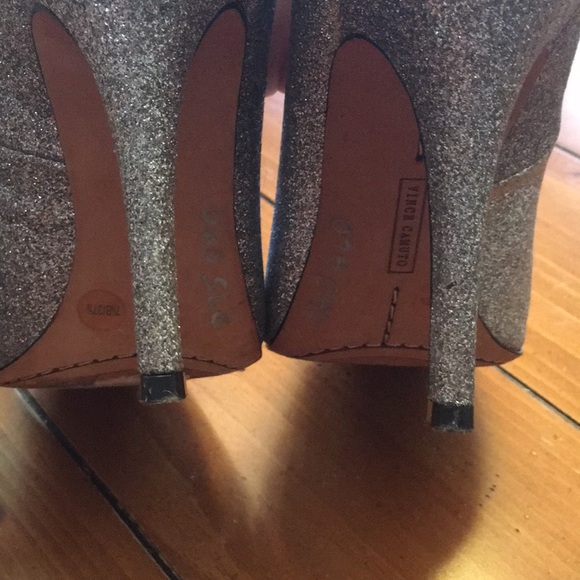 Silver glitter Vince Camuto heels - Picture 7 of 7
